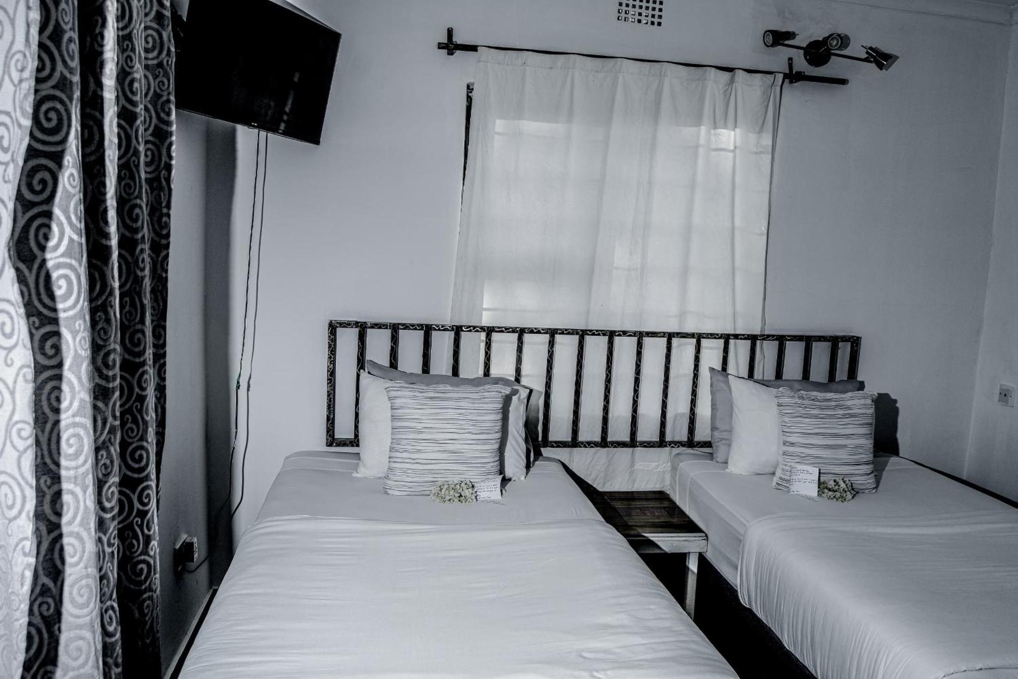 Golentle Home Stay Maun Esterno foto