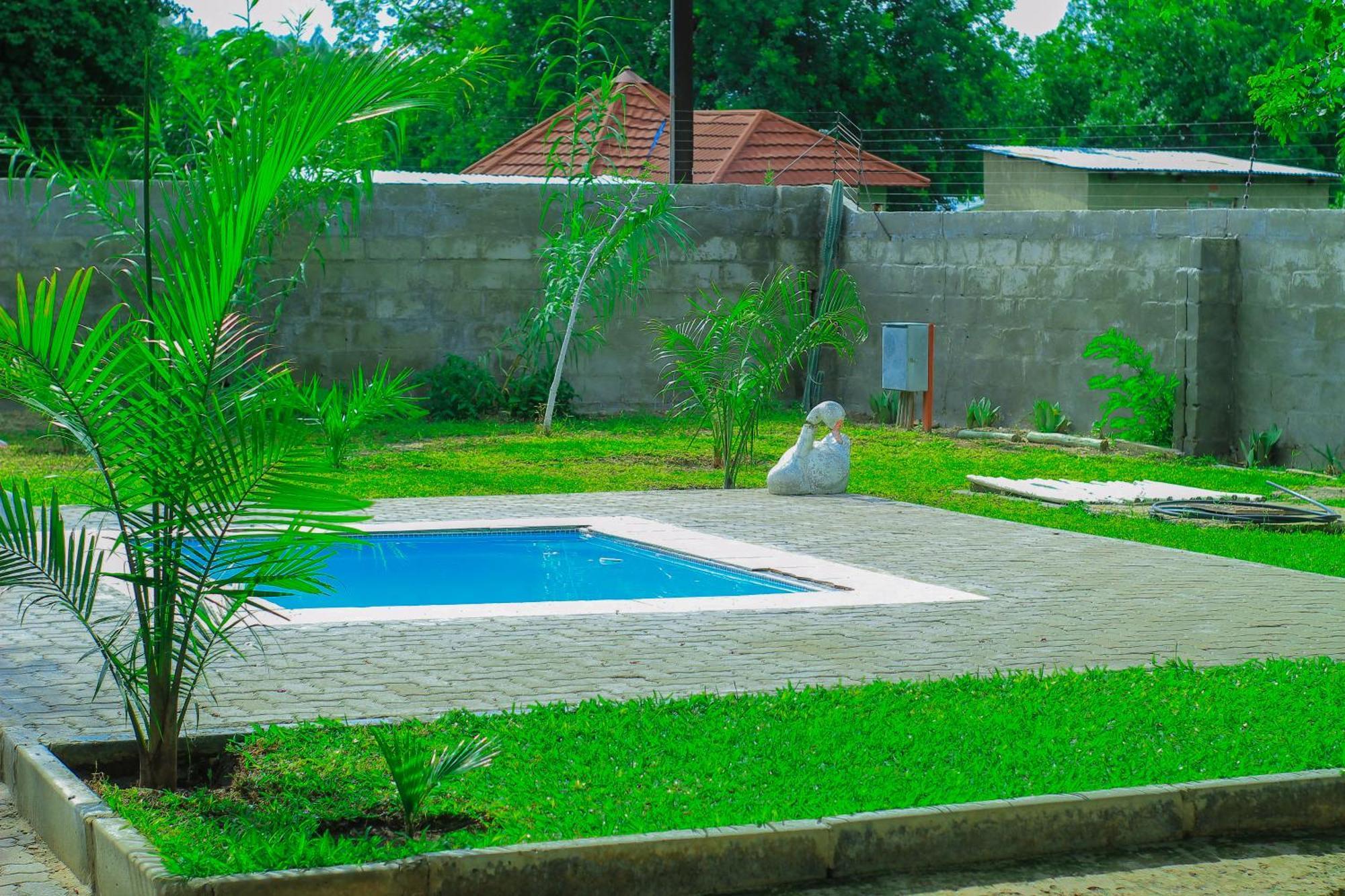 Golentle Home Stay Maun Esterno foto