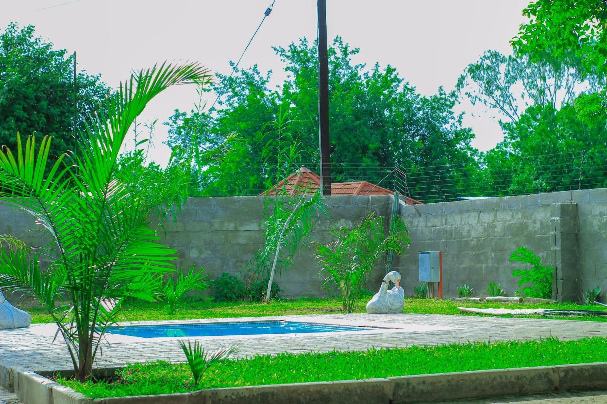 Golentle Home Stay Maun Esterno foto